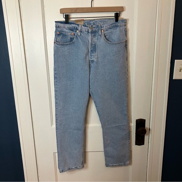 Levi's Ankle Cropped Jeans - Picture 4 of 7